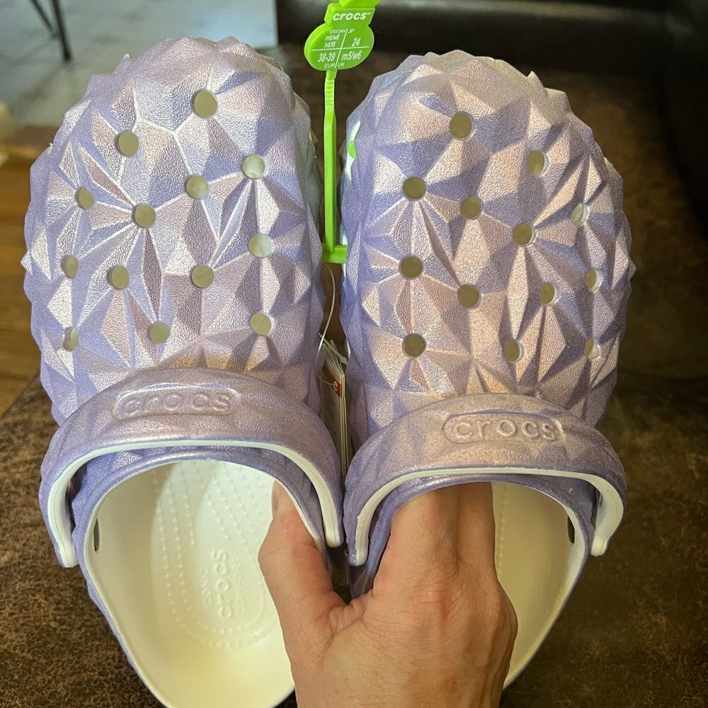 Crocs Geo Metric Purple Clogs M6/W8 - Picture 5 of 8